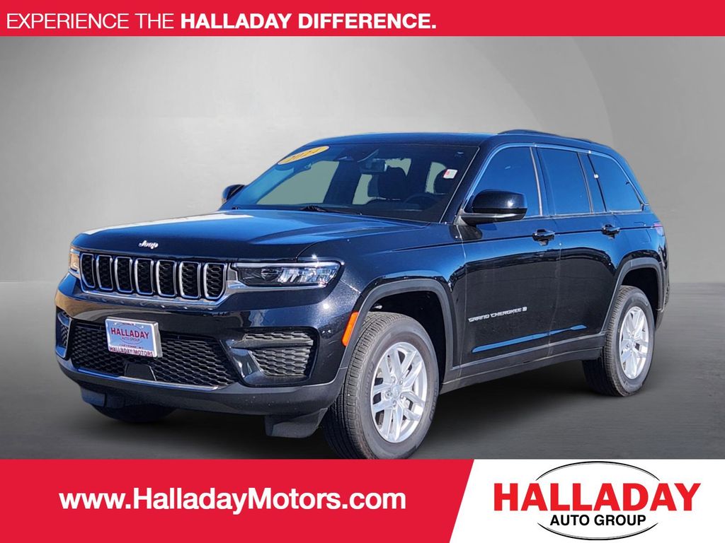 2024 Jeep Grand Cherokee Laredo's photo