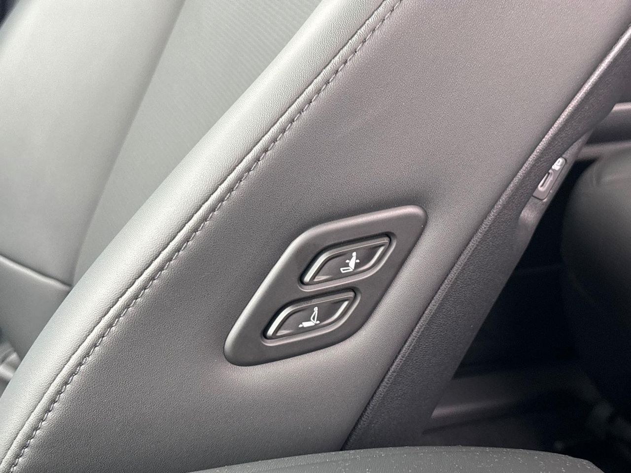 2026 Hyundai Ioniq SEL photo 25