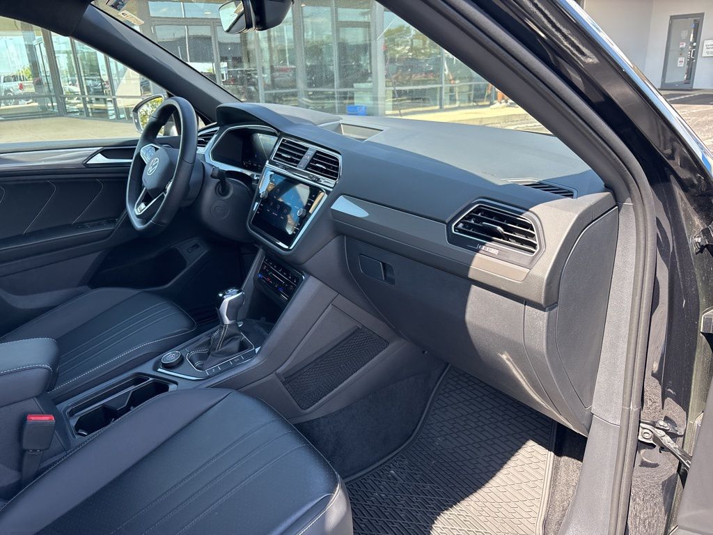 2024 Volkswagen Tiguan SE R-Line Black photo 20