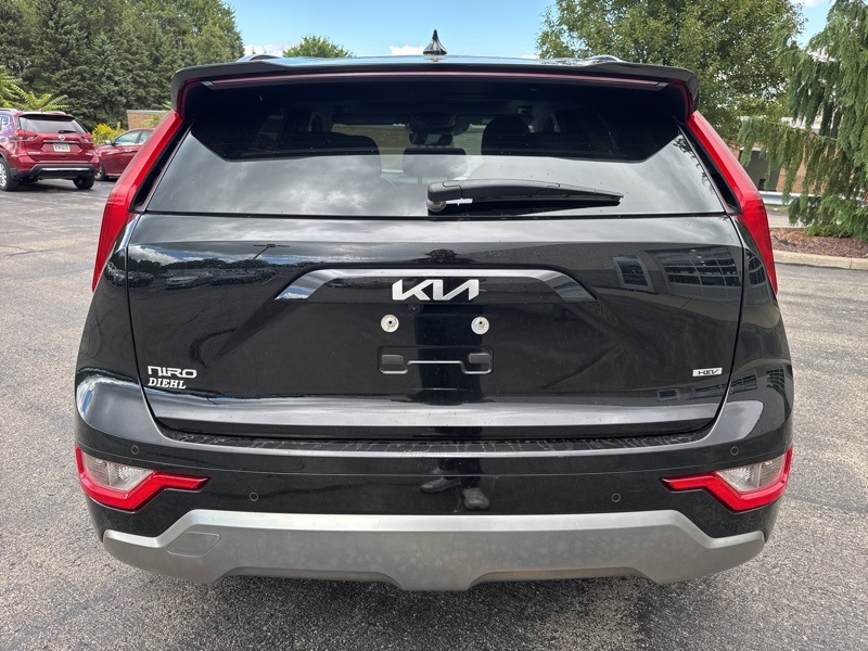 2023 Kia Niro EX Touring photo 2