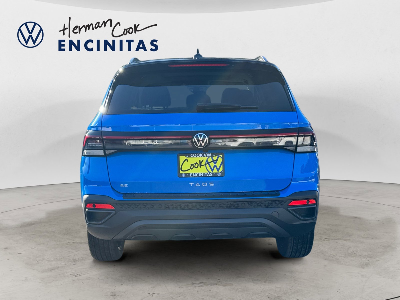 2025 Volkswagen Taos SE photo 4