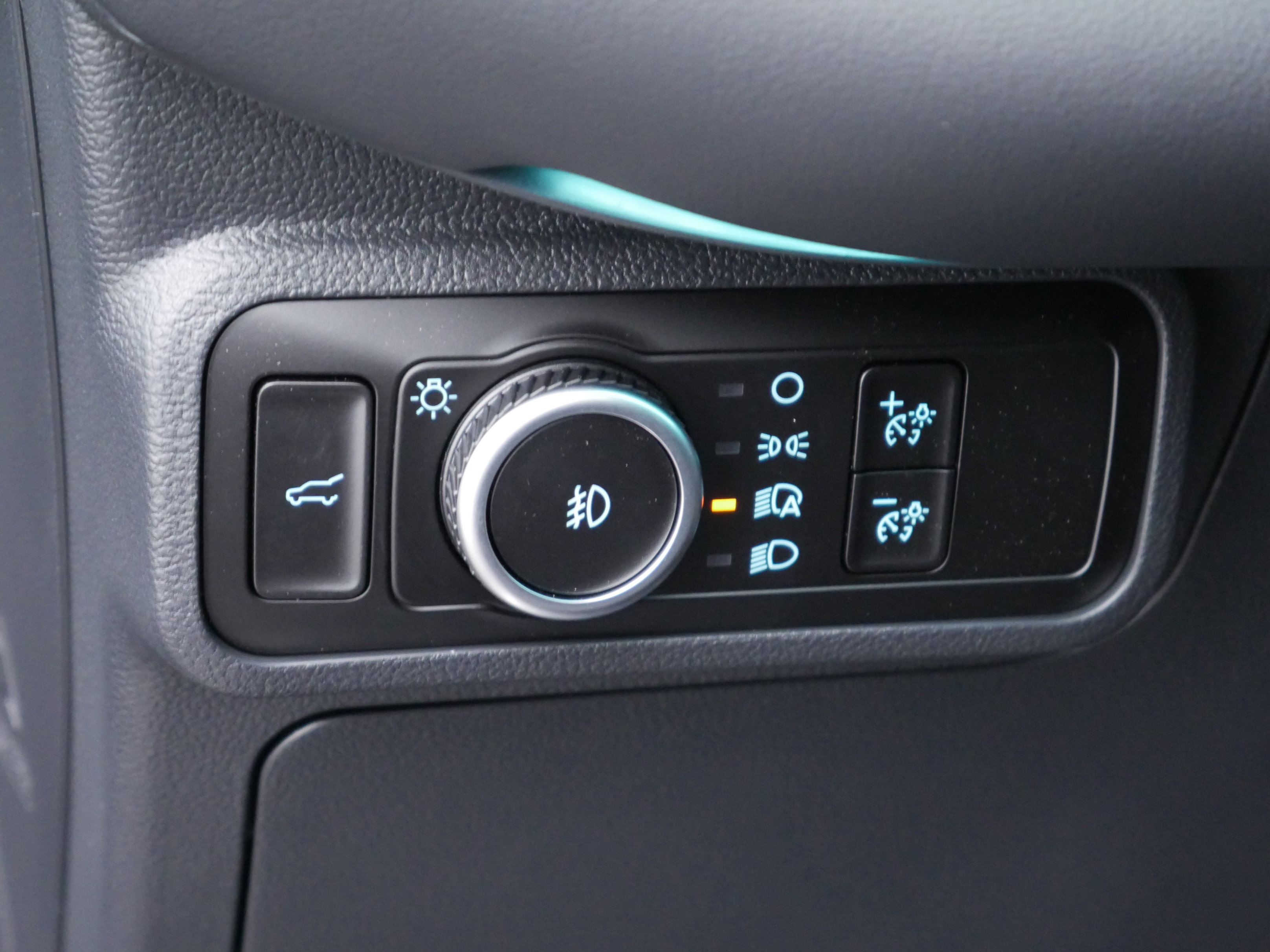 2025 Ford Explorer ST-Line photo 2