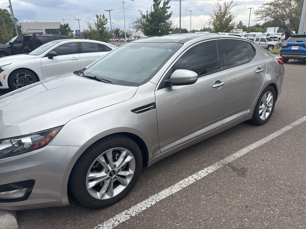 2011 Kia Optima EX photo 4