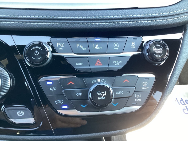 2025 Chrysler Pacifica photo 30