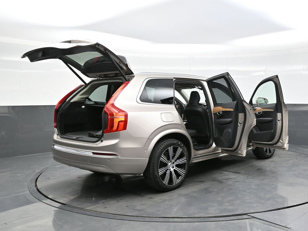 2025 Volvo XC90 T8 Plus photo 36