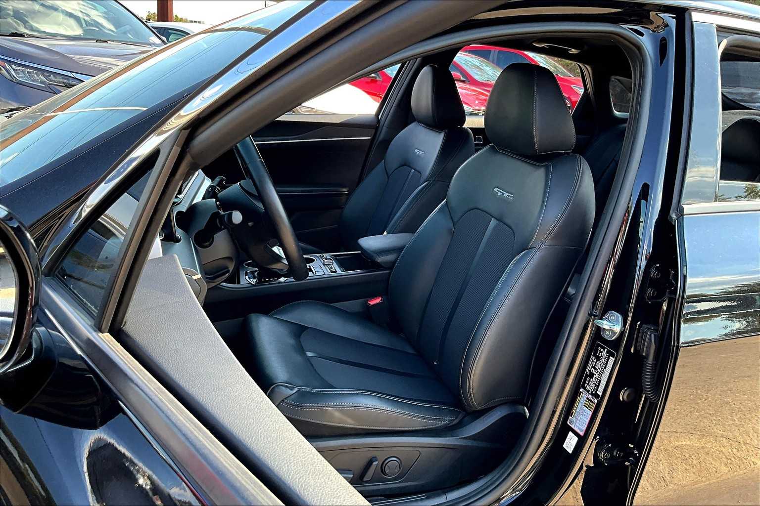 2022 Kia K5 GT-Line photo 7