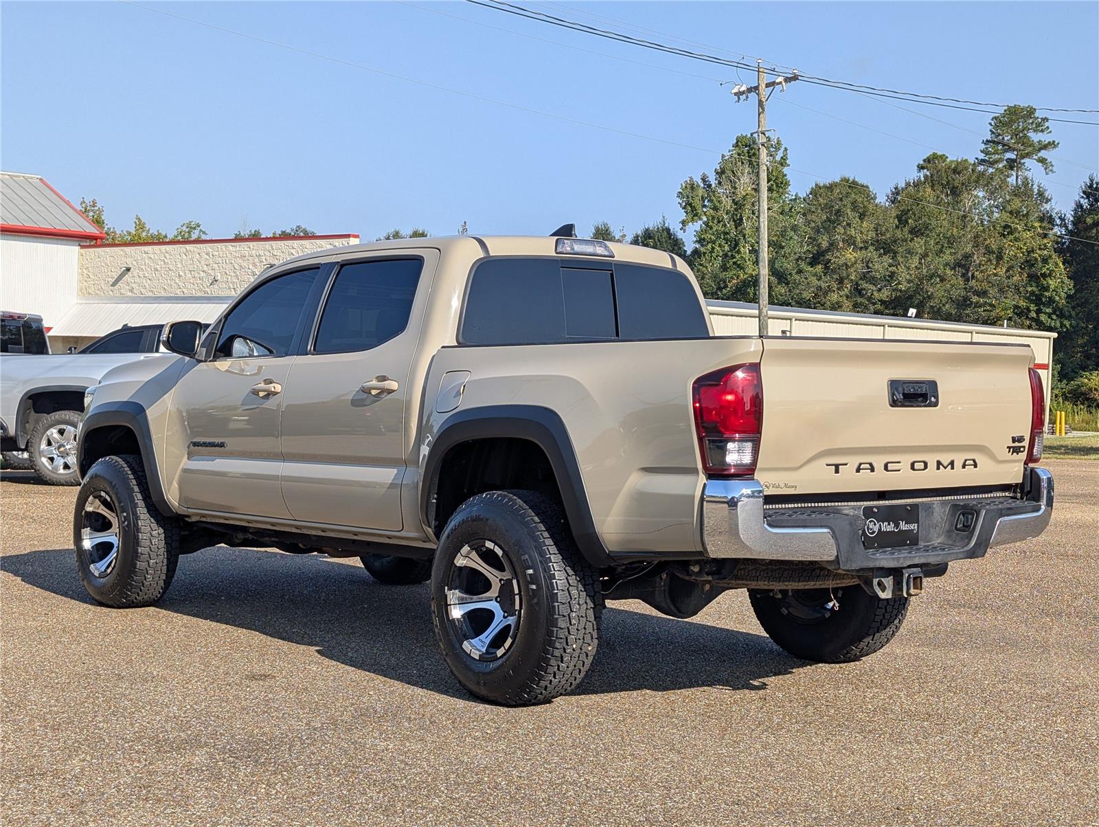 2019 Toyota Tacoma SR photo 3