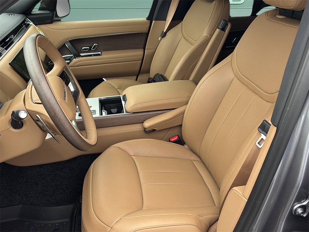 2025 Land Rover Range Rover SE photo 22
