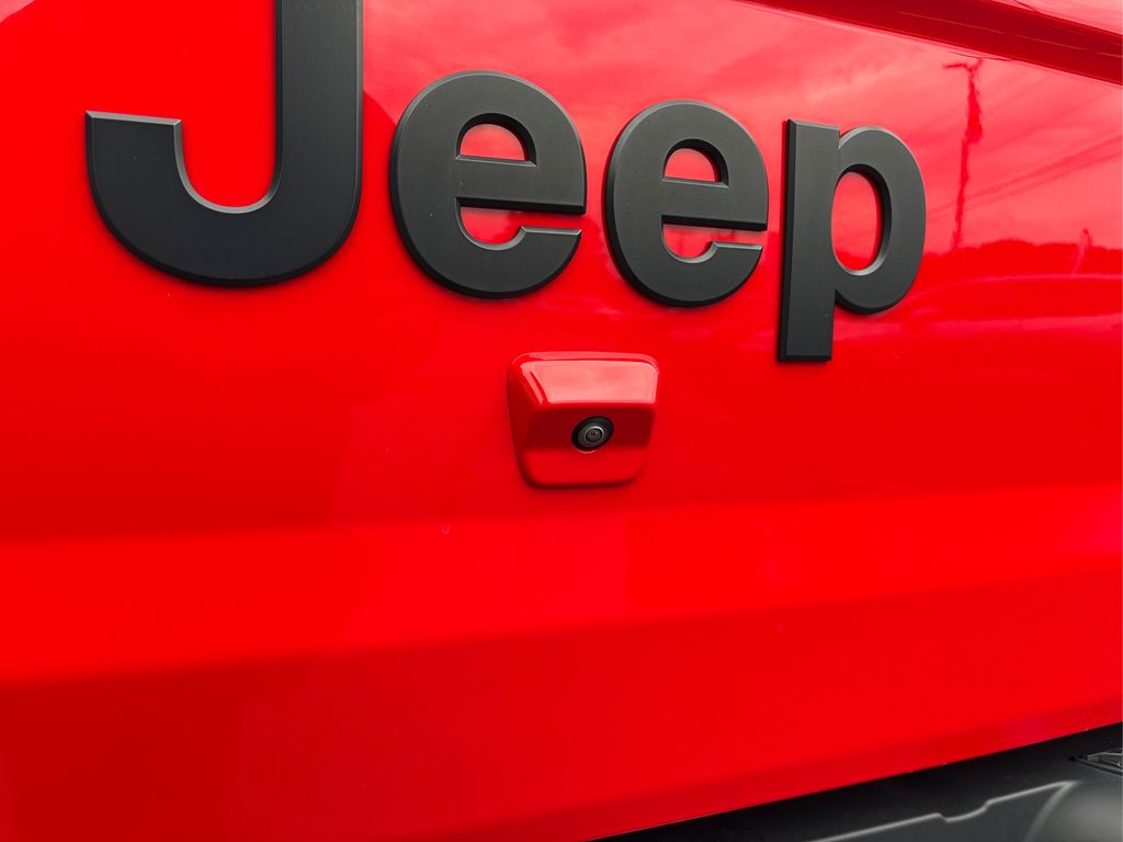 2021 Jeep Gladiator Sport photo 14