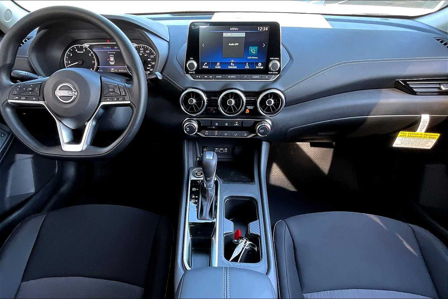 2025 Nissan Sentra SV photo 5