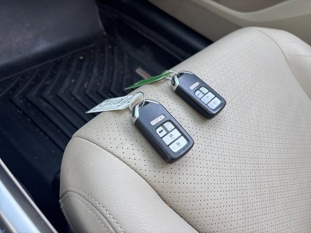 2017 Honda Accord Hybrid Touring photo 21