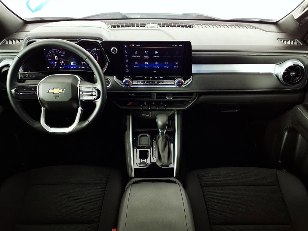 2024 Chevrolet Colorado LT photo 3