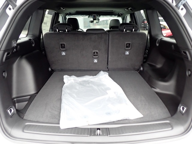 2025 Jeep Grand Cherokee Laredo X photo 4