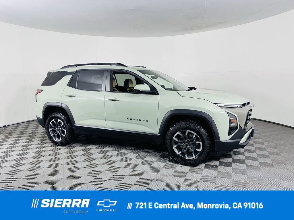 Used 2025 Green Chevrolet ACTIV image 1