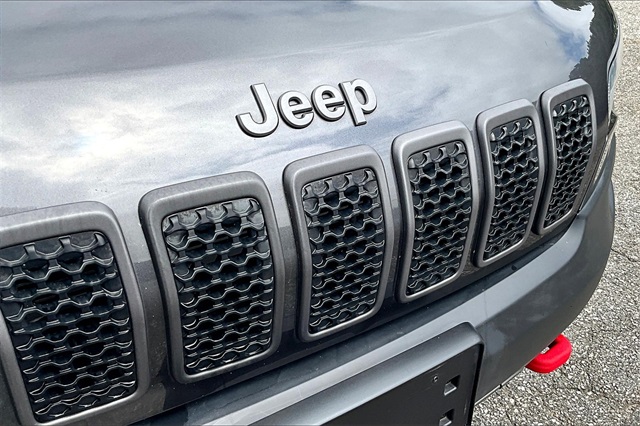 2020 Jeep Cherokee Trailhawk photo 25
