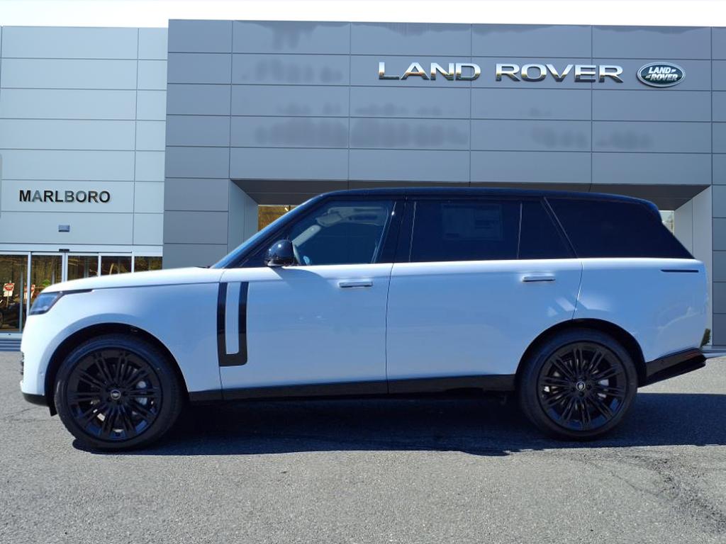 2025 Land Rover Range Rover SE photo 5