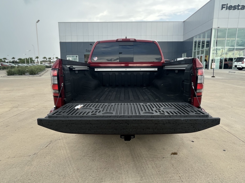 2024 Nissan Frontier SL photo 4