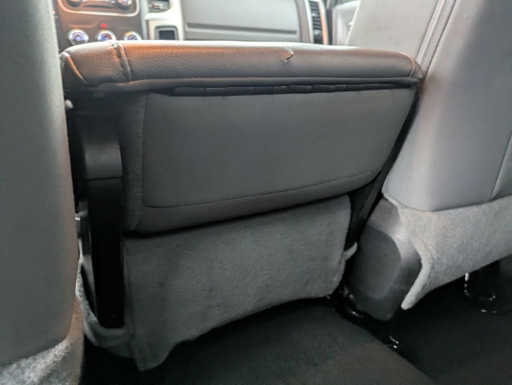 2016 Ram 1500 SLT photo 21