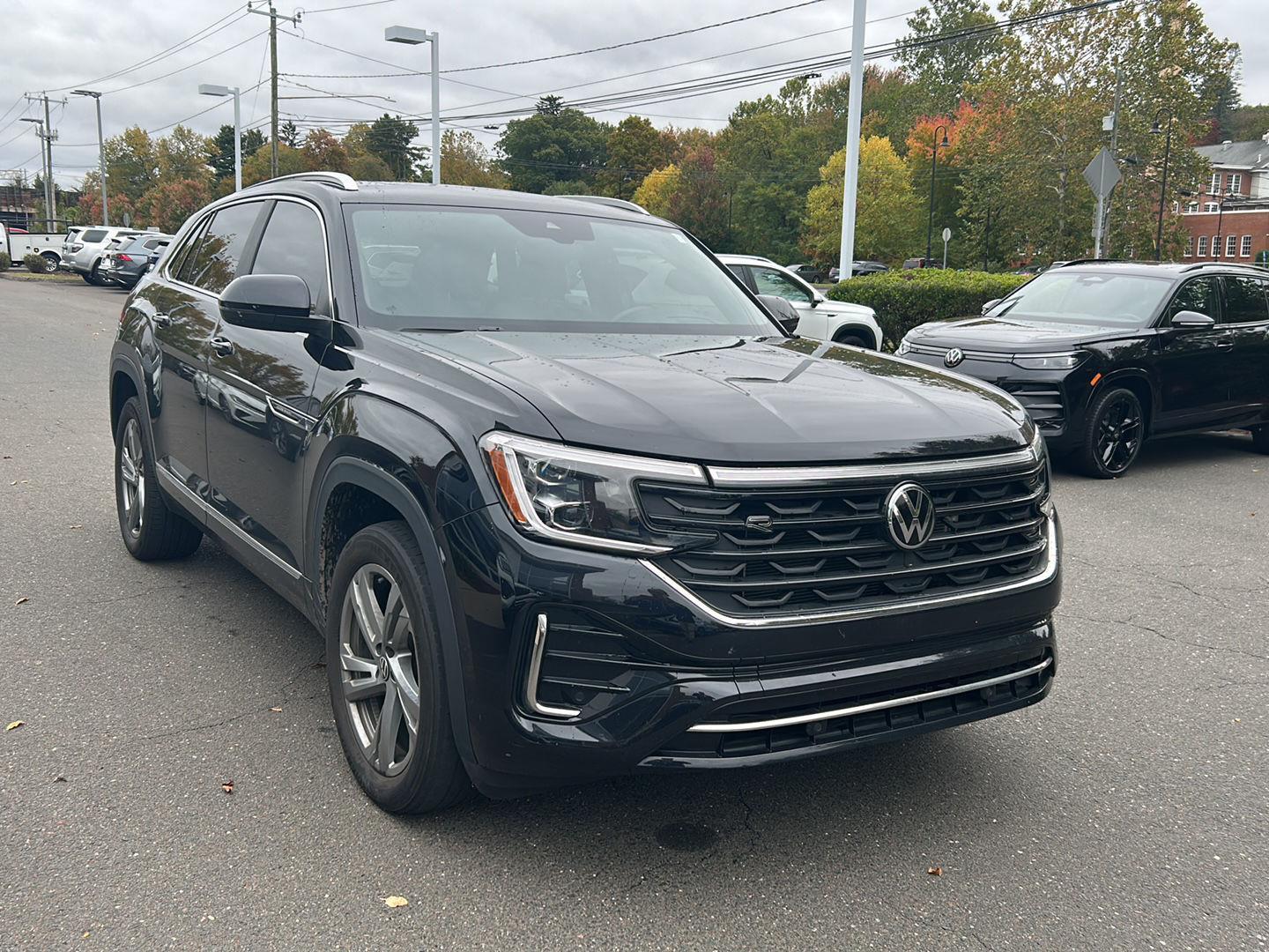 2024 Volkswagen Atlas Cross Sport SEL R-Line photo 4