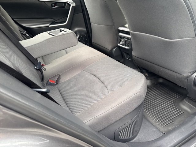 2021 Toyota RAV4 Hybrid LE photo 9