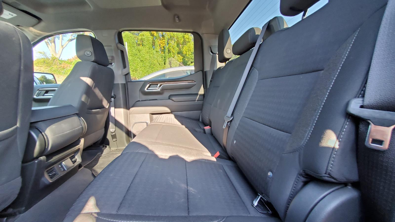 2023 Chevrolet Silverado 1500 LT photo 5