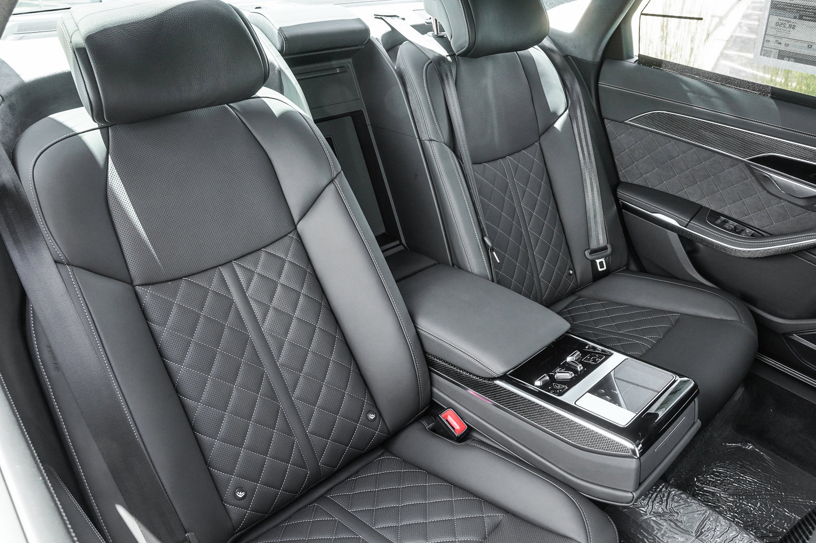 2025 Audi S8 4.0T photo 18