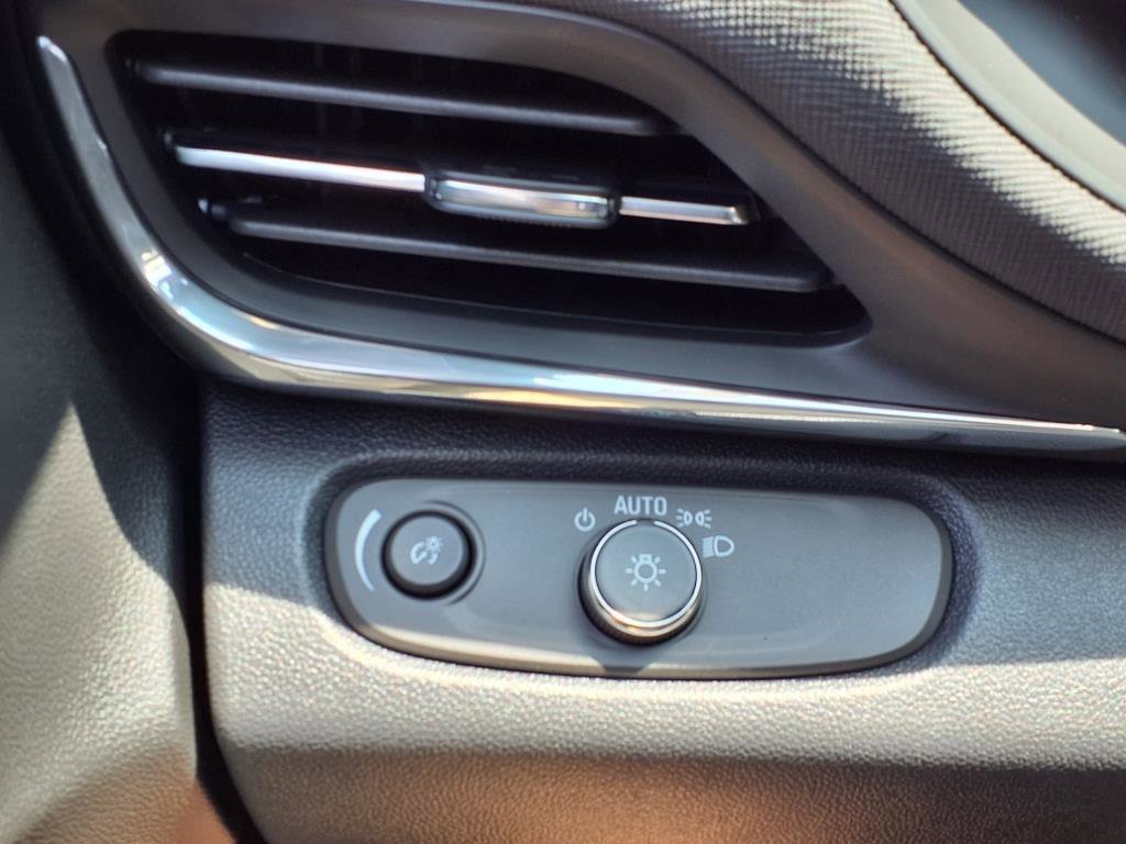 2025 Buick Envista Preferred photo 21