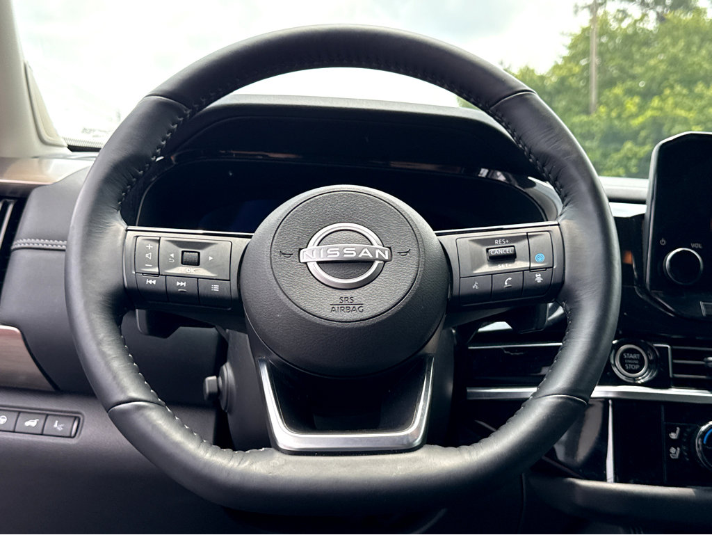 2024 Nissan Pathfinder Platinum photo 11