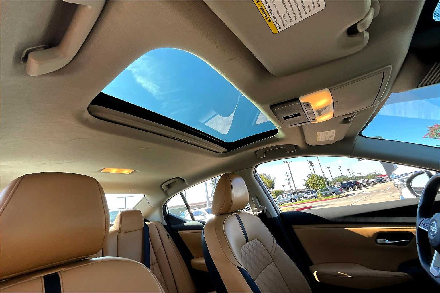 2022 Nissan Sentra SV photo 12