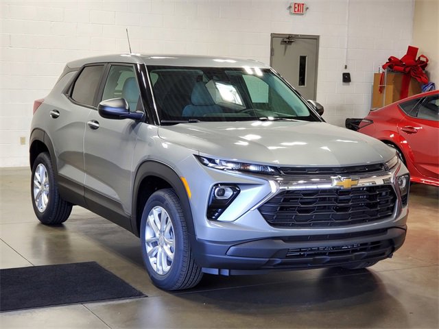 2026 Chevrolet Trailblazer LS photo 3