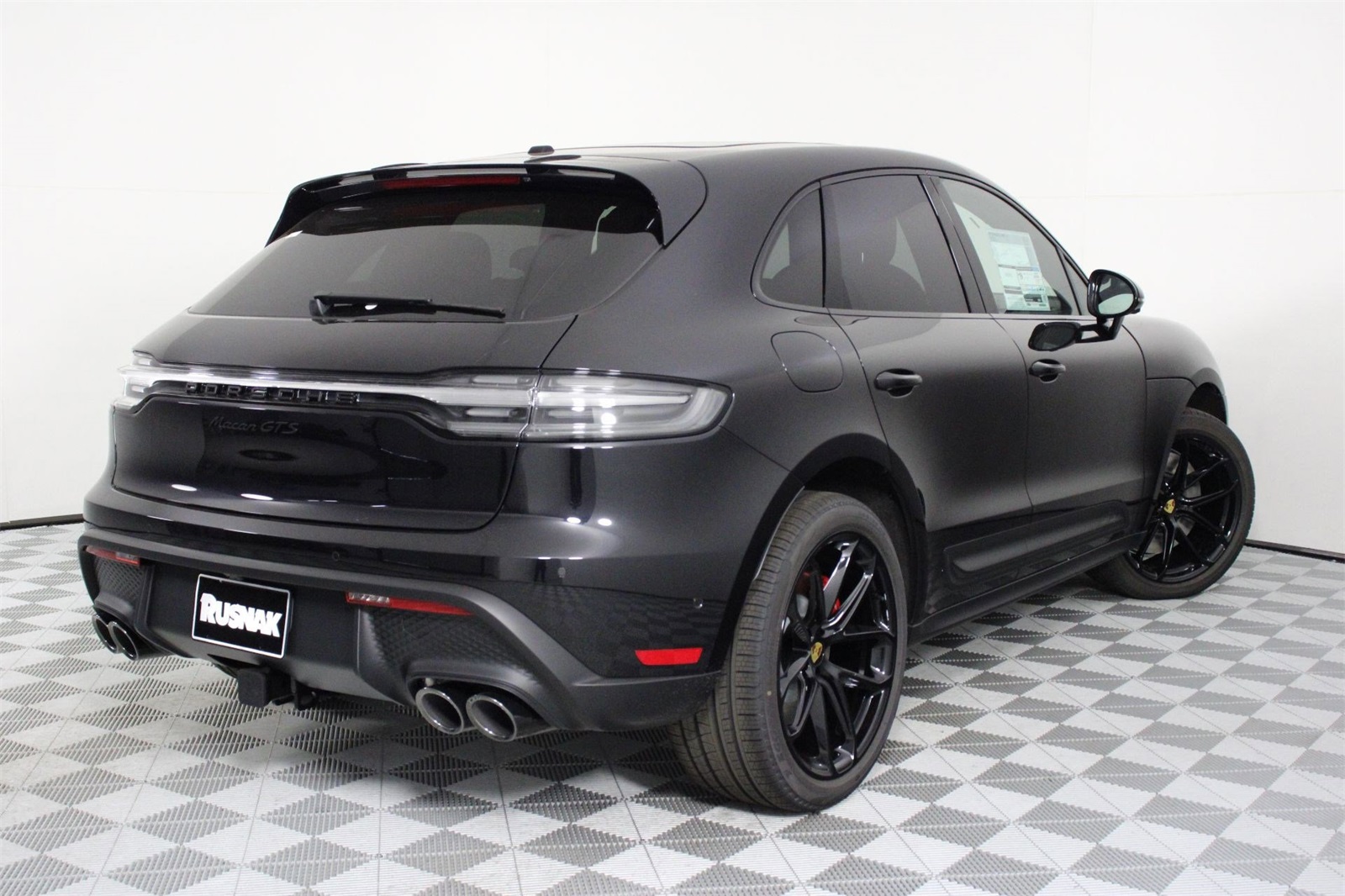 2026 Porsche Macan GTS photo 6