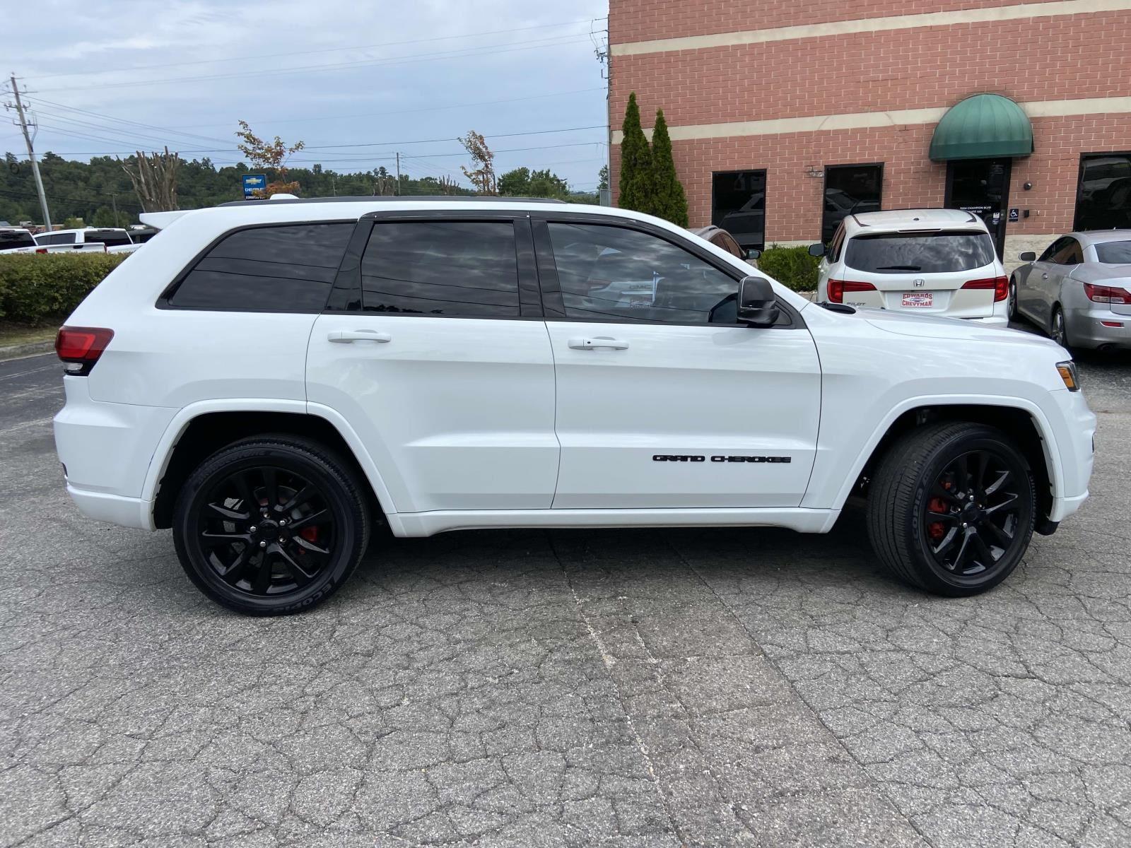 2018 Jeep Grand Cherokee Altitude photo 18