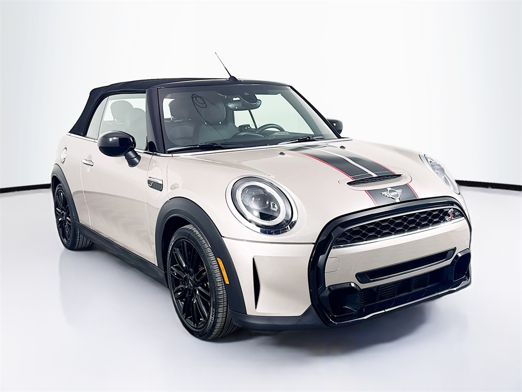 2023 MINI Convertible S's photo