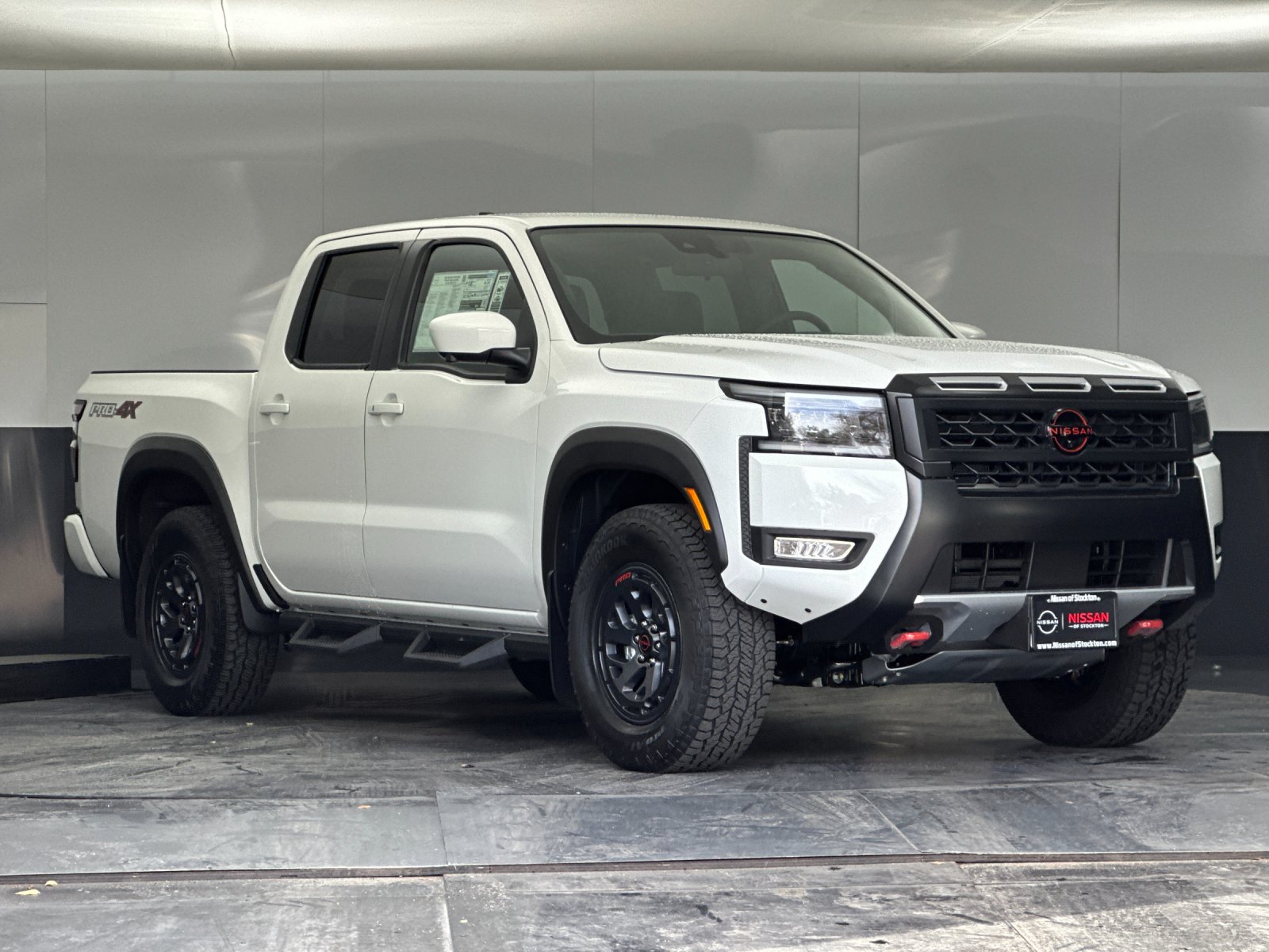 2026 Nissan Frontier PRO-4X's photo