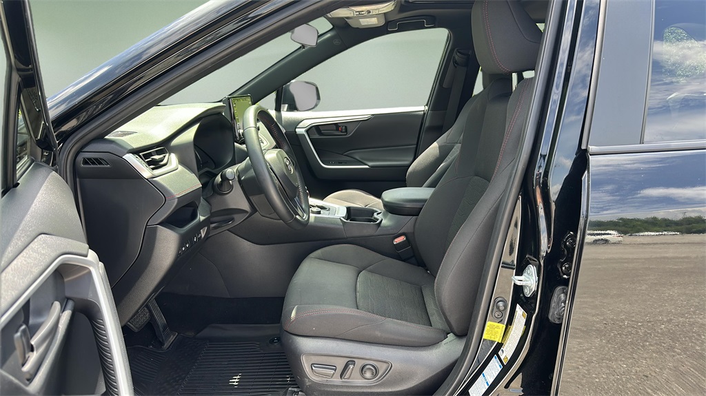 2021 Toyota RAV4 Prime XLE Premium photo 28