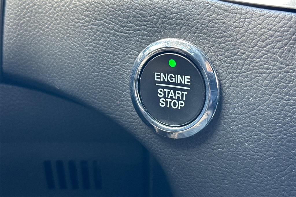 2020 Ford Edge ST photo 19