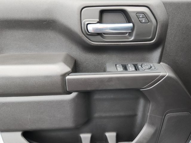 2023 Chevrolet Silverado 1500 Custom photo 17