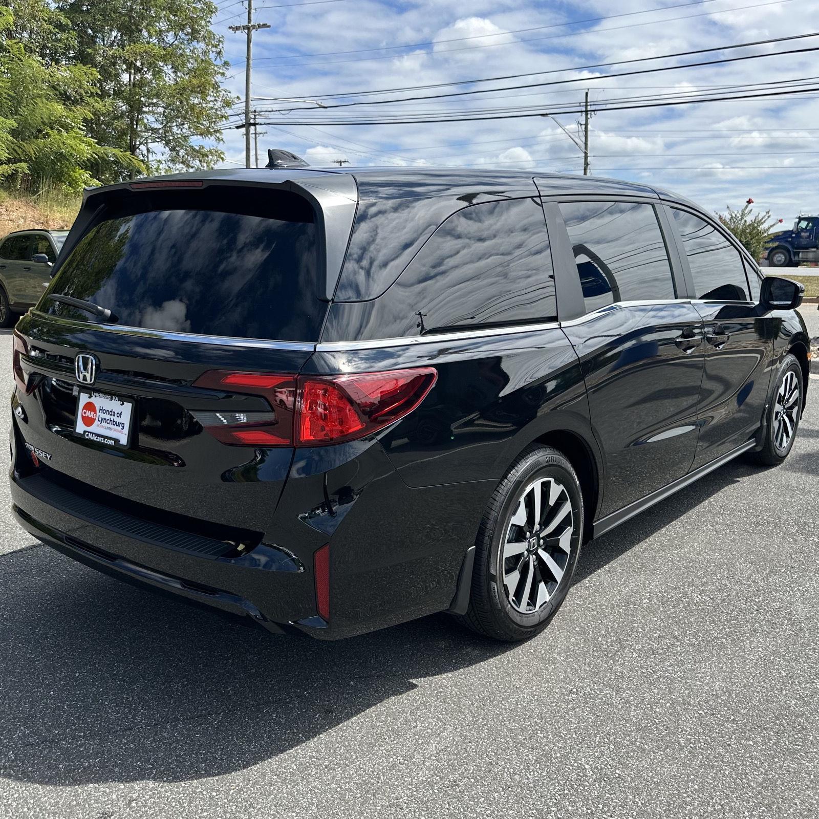 2025 Honda Odyssey EX-L photo 2