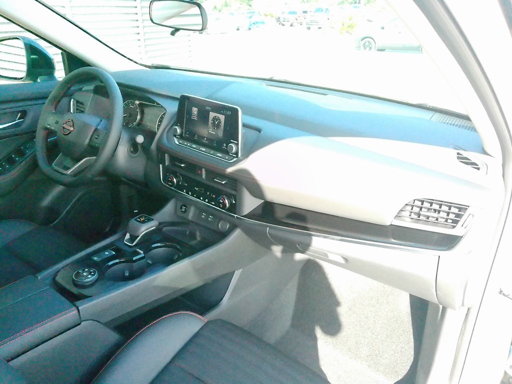 2026 Nissan Rogue SV photo 13
