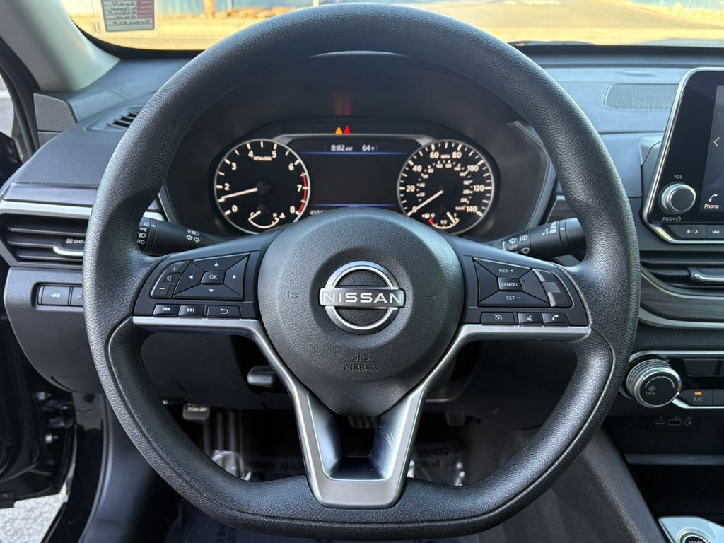 2024 Nissan Altima 2.5 SV photo 17