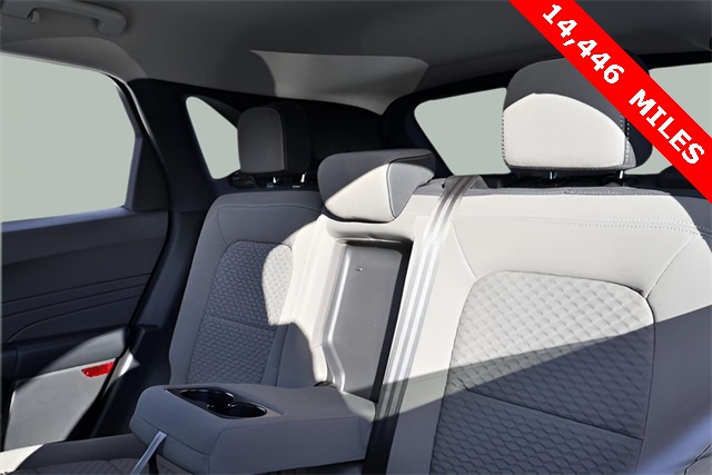 2022 Ford Escape SE photo 2