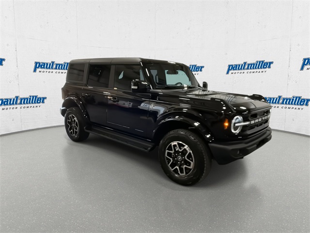 2025 Ford Bronco Outer Banks photo 2