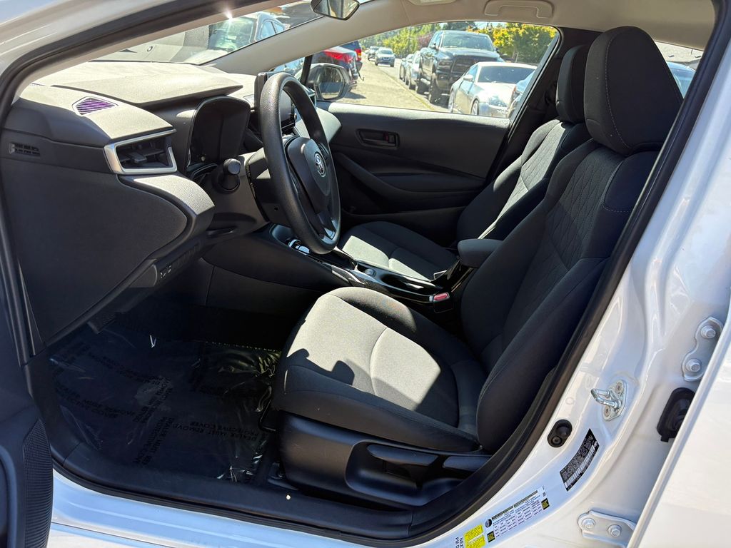 2022 Toyota Corolla LE photo 15
