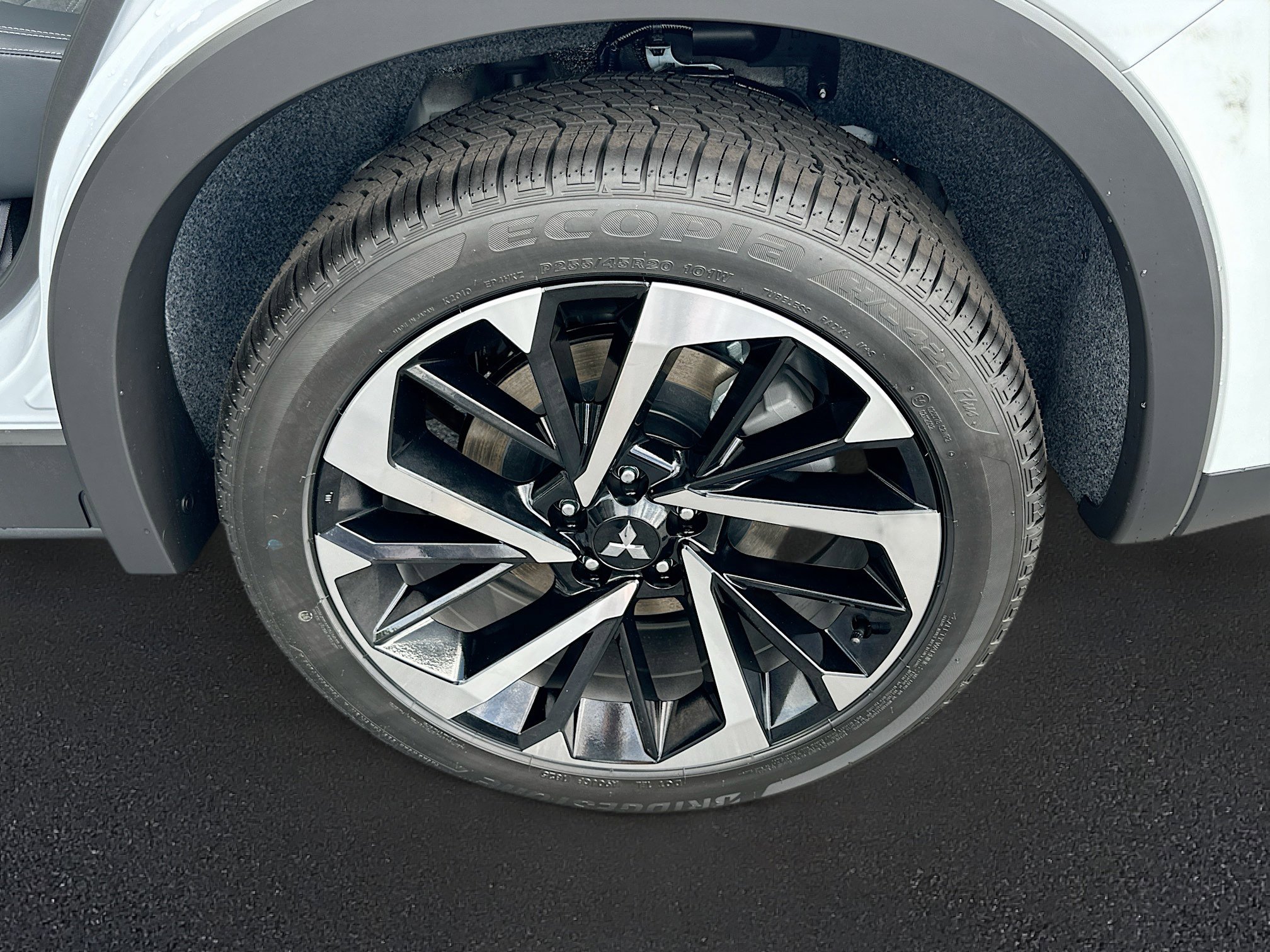 2025 Mitsubishi Outlander PHEV SE photo 18
