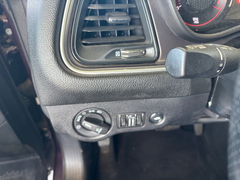 2021 Dodge Challenger R/T photo 14
