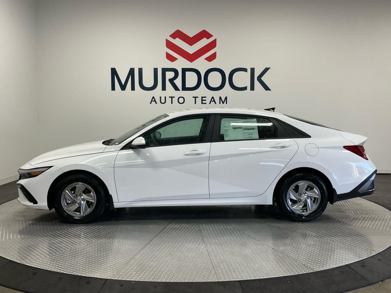 2026 Hyundai Elantra SE photo 2