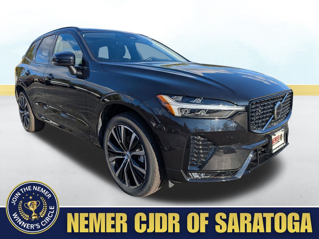 2025 Volvo XC60 Plus's photo