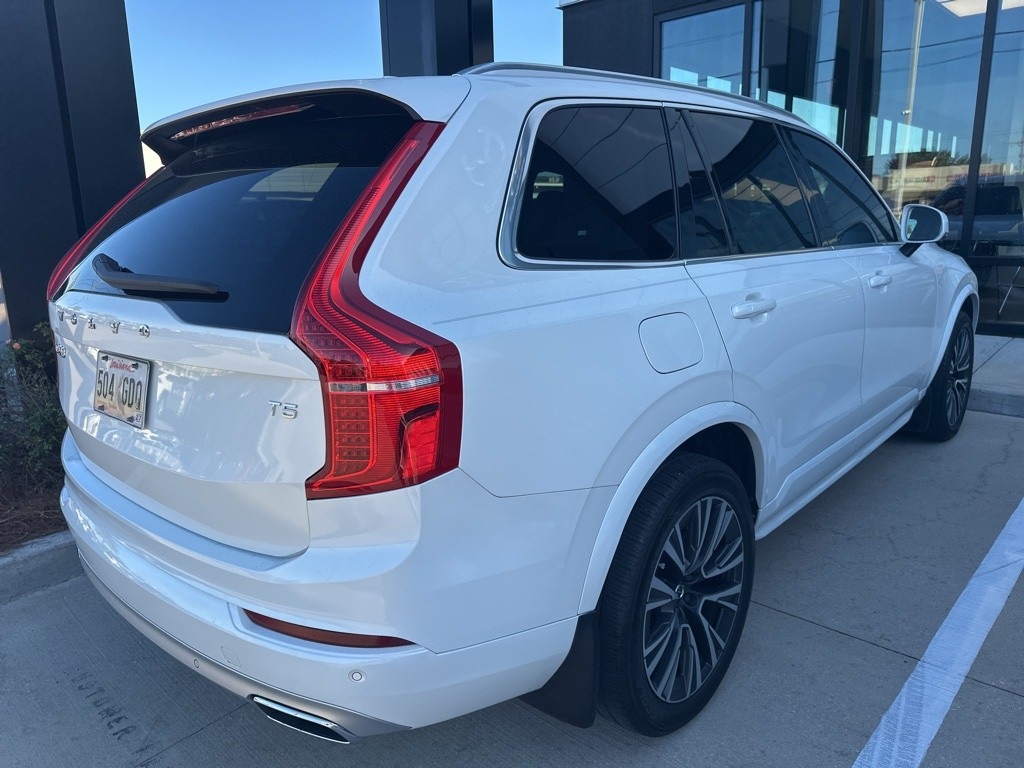 2020 Volvo XC90 T5 Momentum photo 4