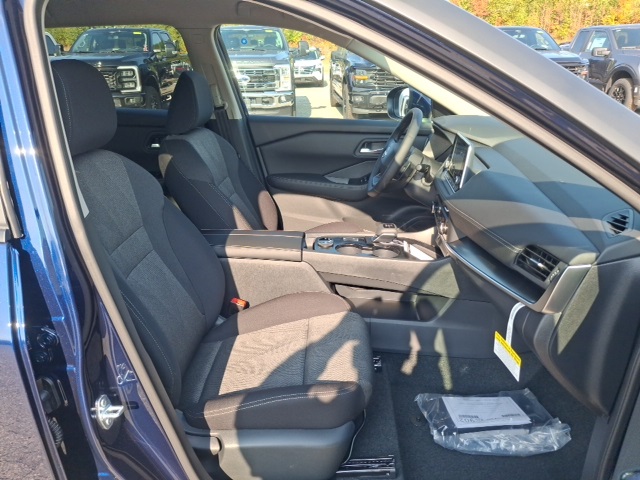 2026 Nissan Rogue SV photo 29