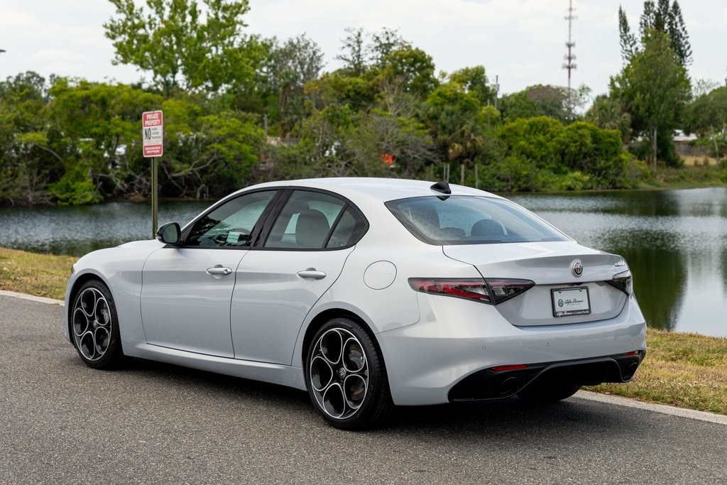 2025 Alfa Romeo Giulia Base photo 4